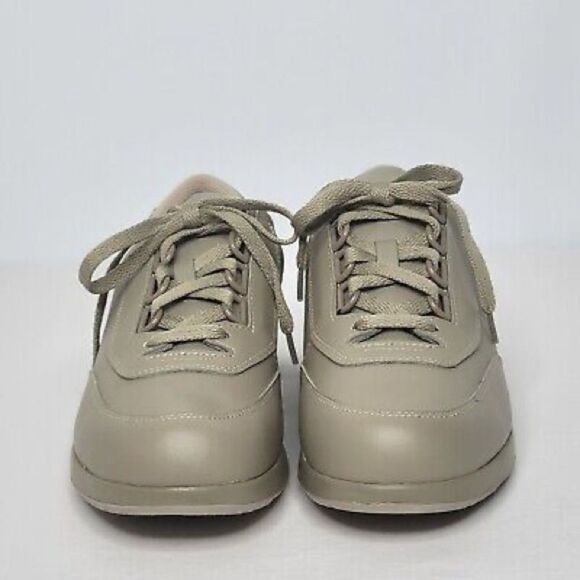 Hush Puppies The Body Leather Upper Shoe Women Shoes Size 9.5EW - Picture 2 of 11